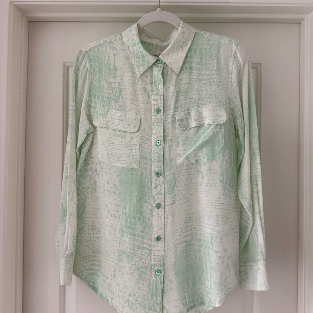 Equipment Mint Green + White snake Patterned Button-Up silk shirt - size S - EUC